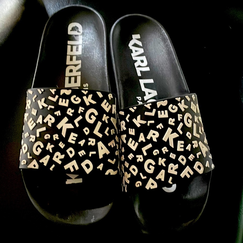 Sandals black and white rubber